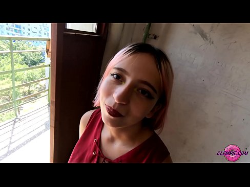 ❤️ Une étudiante sensuelle suce un étranger dans l'Outback - sperme sur son visage ❤️ Vidéo de baise at fr.xsexshop.ru ﹏